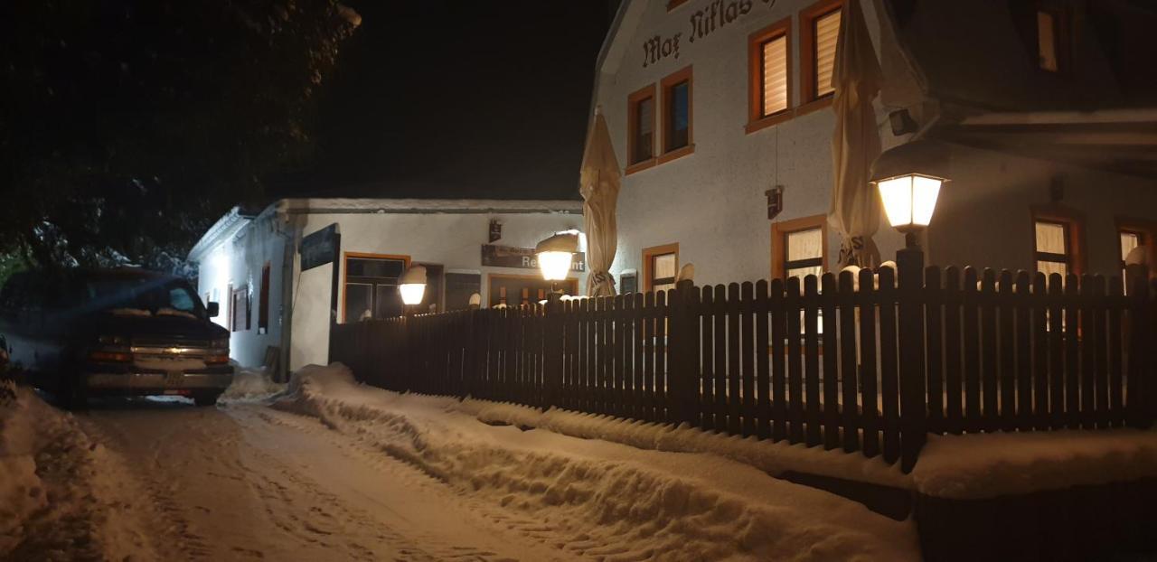 Pension Und Restaurant Die Burg Ehrenfriedersdorf Zewnętrze zdjęcie