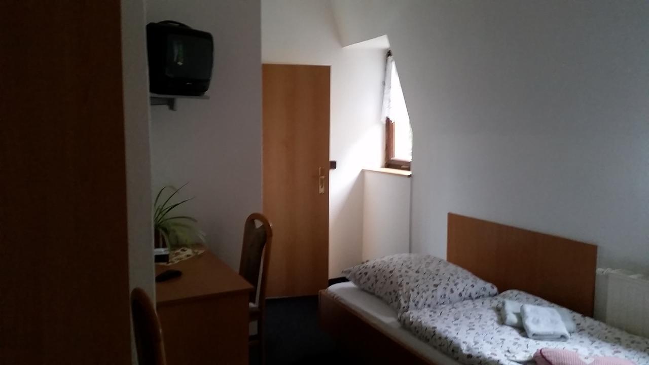 Pension Und Restaurant Die Burg Ehrenfriedersdorf Zewnętrze zdjęcie